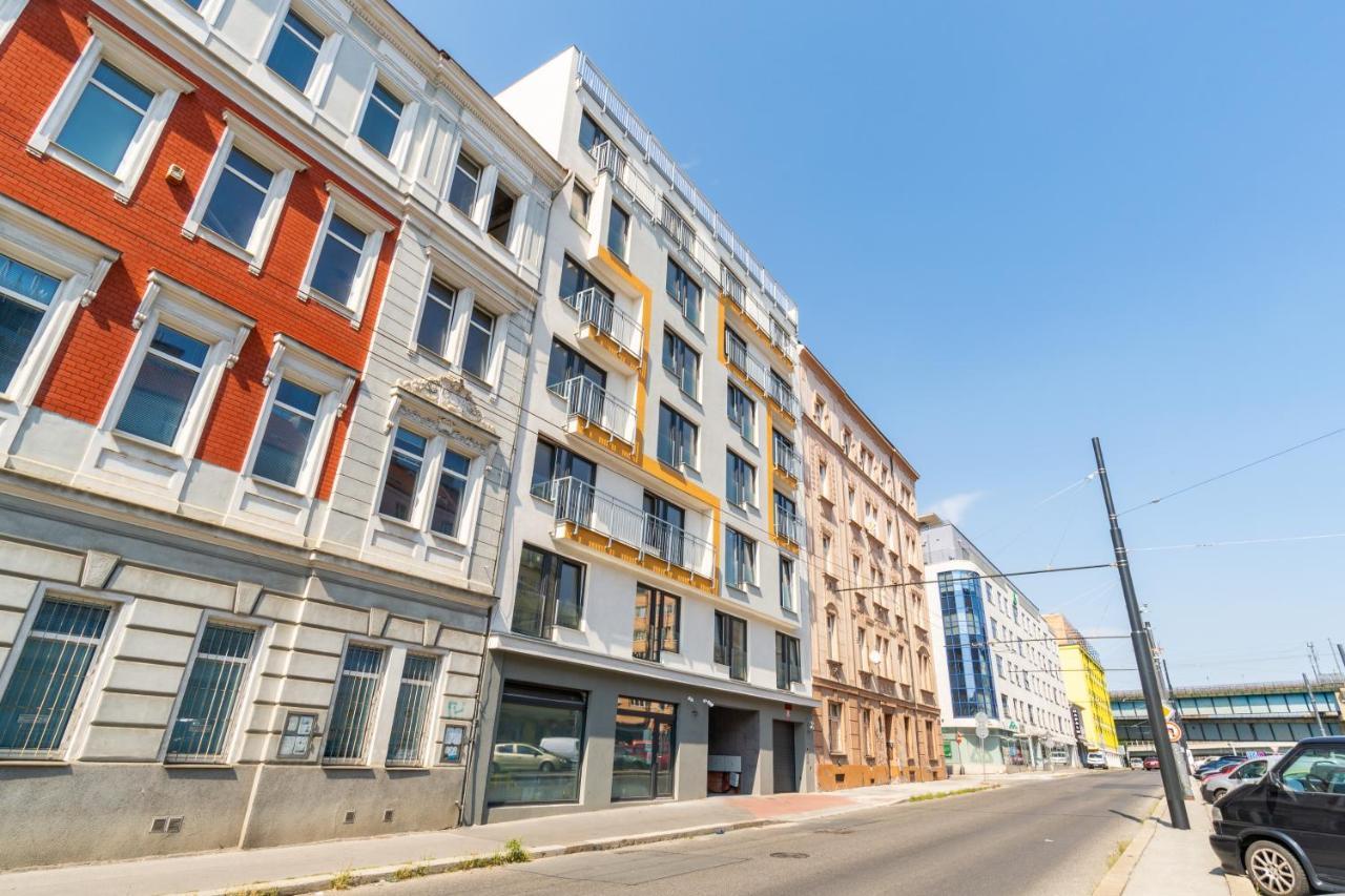 Brand New Two Room Apartment #26 With Free Secure Parking Close To Center Прага Екстер'єр фото