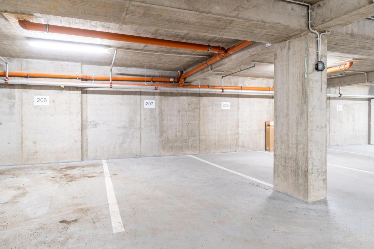 Brand New Two Room Apartment #26 With Free Secure Parking Close To Center Прага Екстер'єр фото