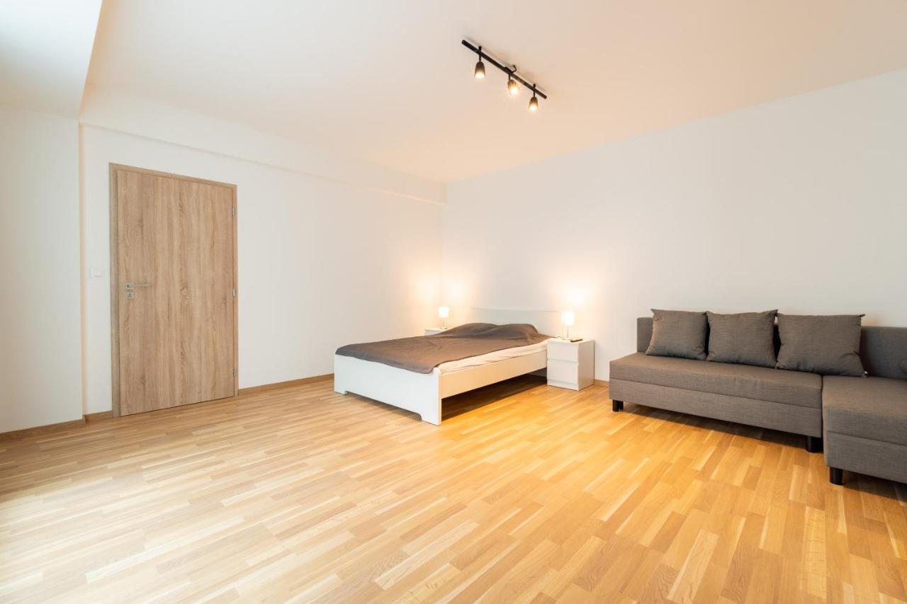 Brand New Two Room Apartment #26 With Free Secure Parking Close To Center Прага Екстер'єр фото